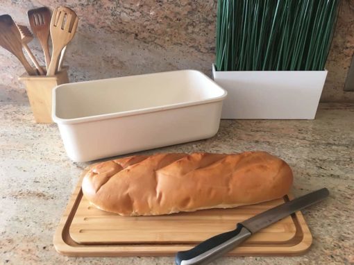 breadbox-bread-knife